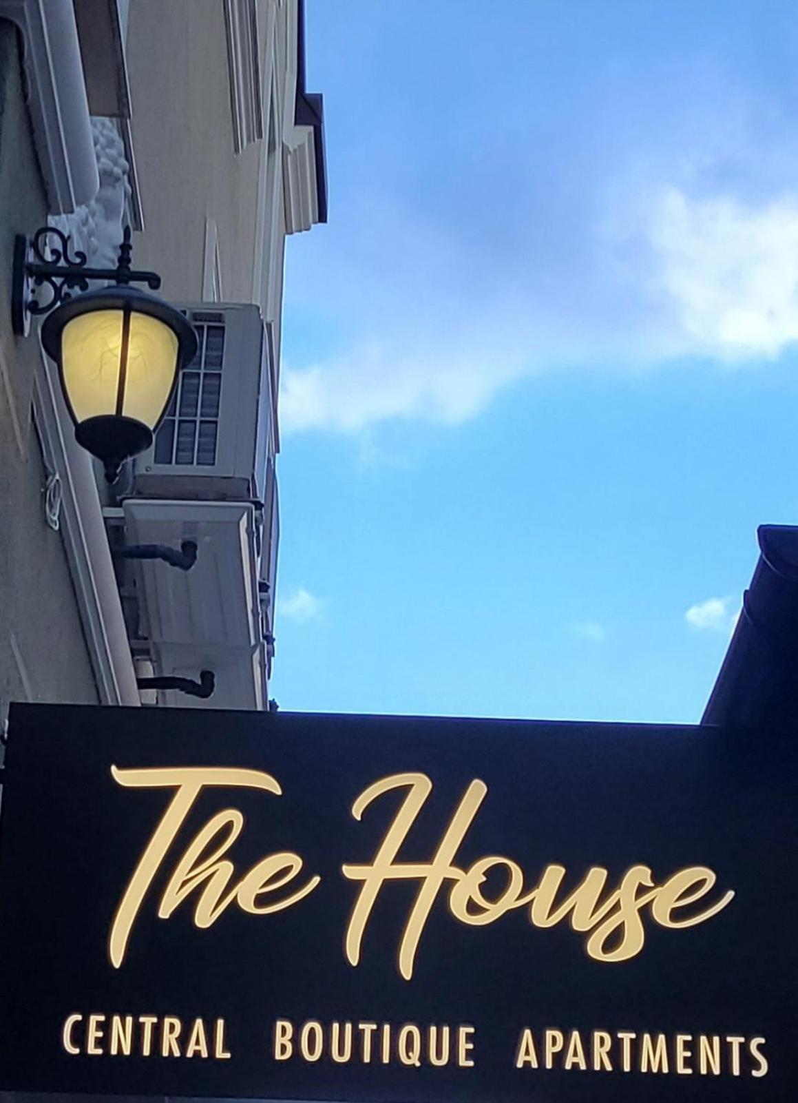 The House - Central Boutique Apartments Kjustendil Exteriör bild