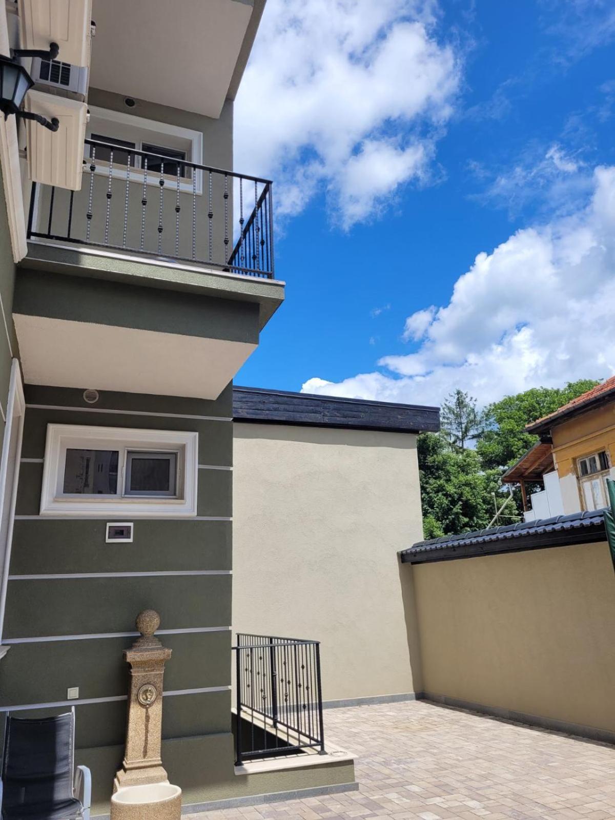 The House - Central Boutique Apartments Kjustendil Exteriör bild